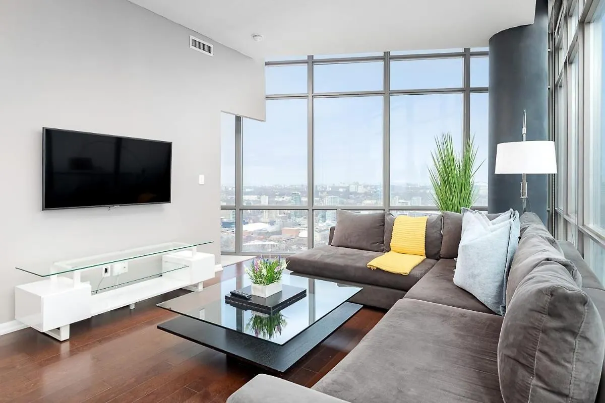 Penthouse Overlooking Dt Toronto Free Parking Apartment