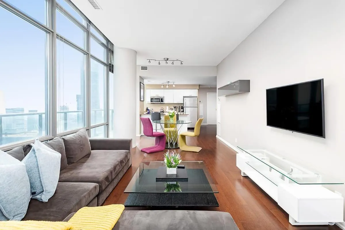 Penthouse Overlooking Dt Toronto Free Parking