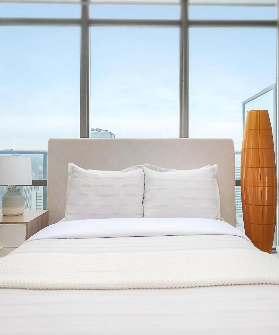 Penthouse Overlooking Dt Toronto Free Parking Canada