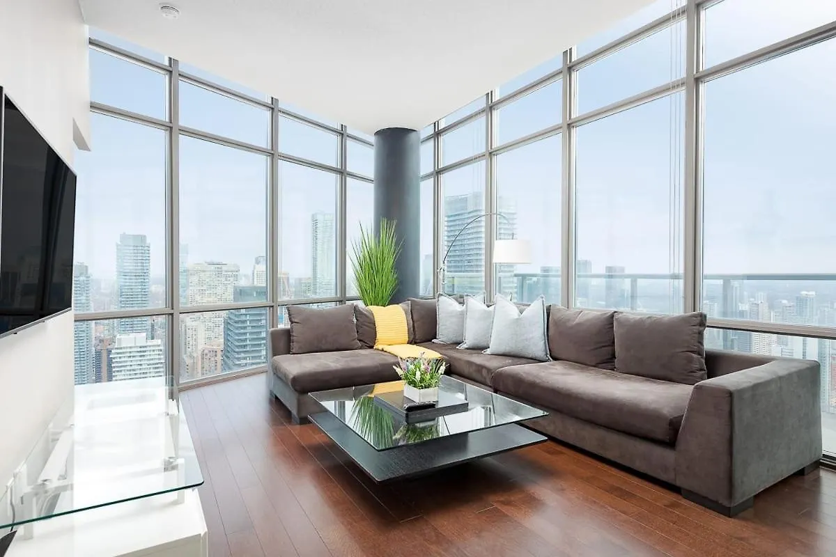 Penthouse Overlooking Dt Toronto Free Parking